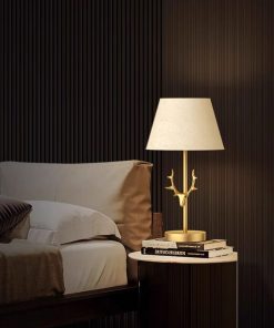 Đèn bàn bằng đồng cảm ứng sừng hươu American ZHM651