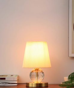 Đèn bàn bằng đồng cảm ứng thân pha lê vải xếp li ZHM896